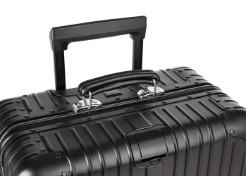 Kabinowa walizka aluminiowa na kółkach Kruge&amp;Matz 82 l czarna