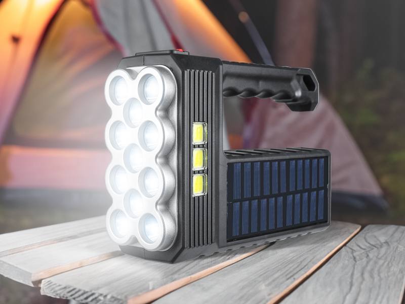 Akumulatorowa latarka ręczna solarna LTC szperacz LED 800lm