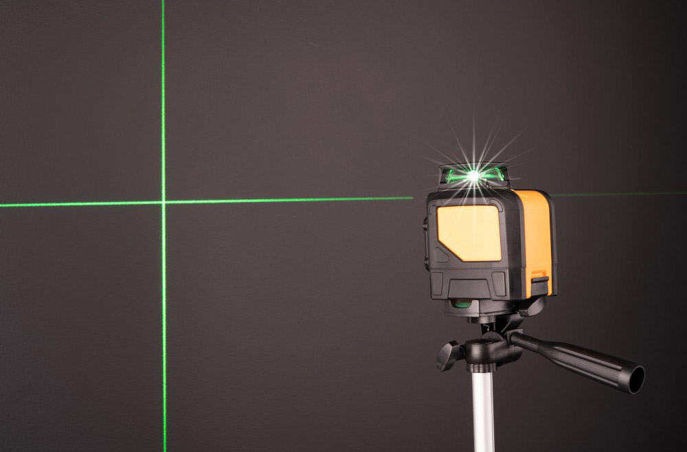 Poziomica laserowa laser krzyżowy 360° 2 linie Powermat PM-PLK-360T + statyw i futerał