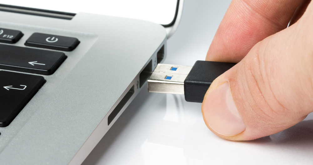 Obudowa kieszeń do dysków M.2 SATA NVME Qoltec USB-C