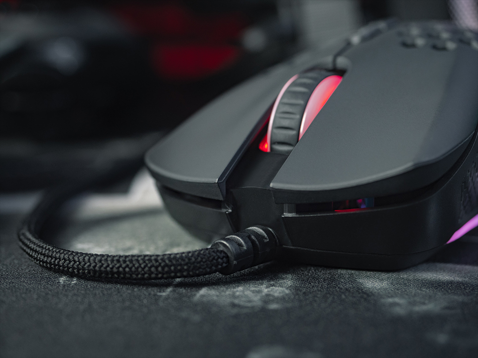 Mysz gamingowa podświetlana GENESIS KRYPTON 550 dla graczy 8000DPI RGB programowalna + soft